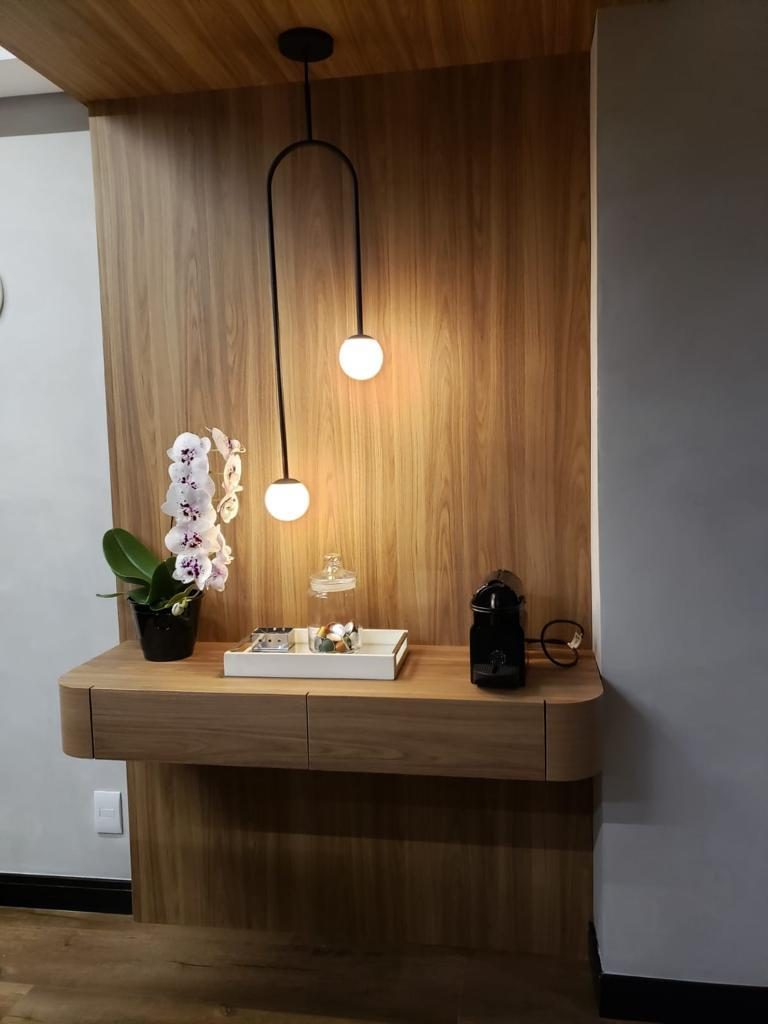 Ambiente corporativo com mobiliário sob medida da D'COR